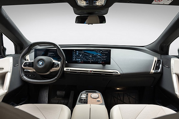 BMW iX 17 of 30