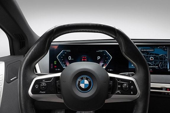 BMW iX 19 of 30
