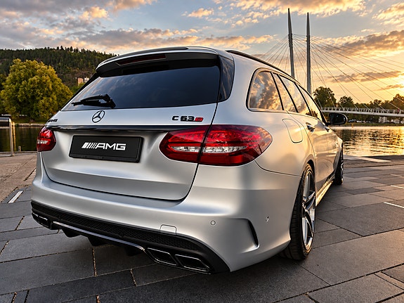 Mercedes-Benz C63 7 of 30