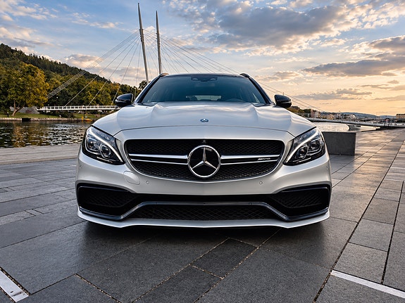 Mercedes-Benz C63 10 of 30