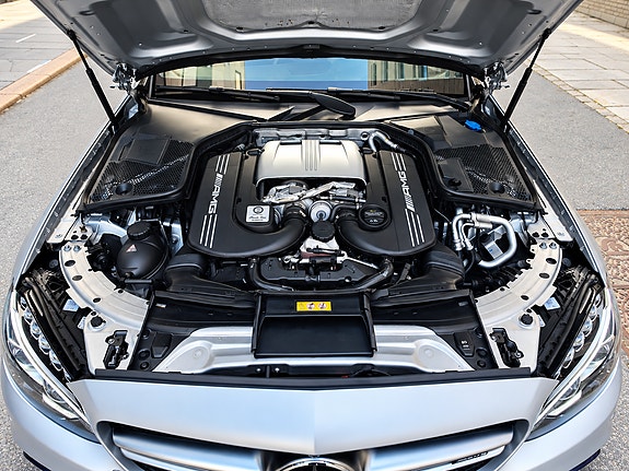 Mercedes-Benz C63 11 of 30