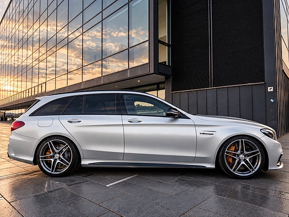 Mercedes-Benz C63 8 of 30