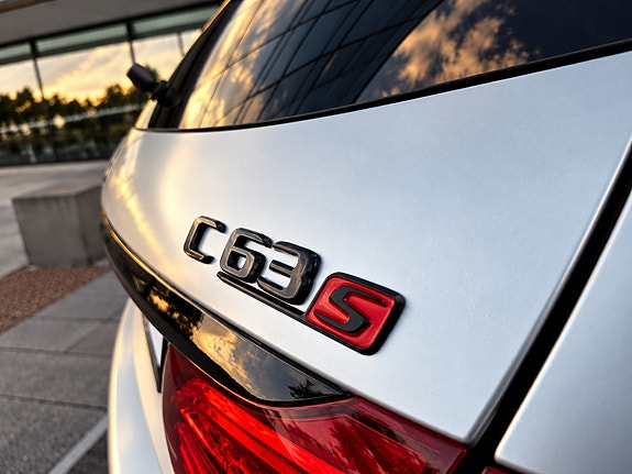 Mercedes-Benz C63 19 of 30