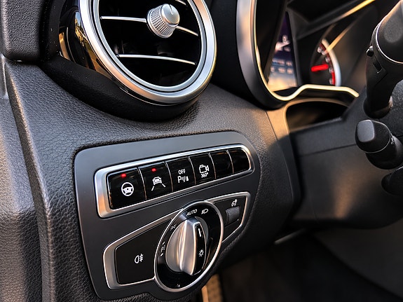 Mercedes-Benz C63 28 of 30