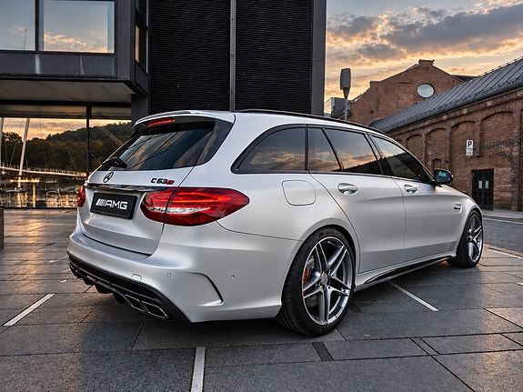 Mercedes-Benz C63 6 of 30