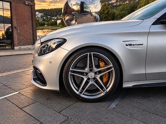 Mercedes-Benz C63 15 of 30