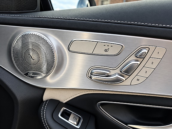 Mercedes-Benz C63 27 of 30