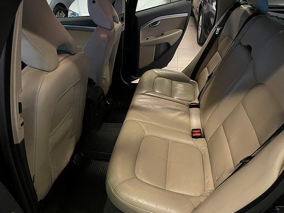 Volvo V70 23 of 30