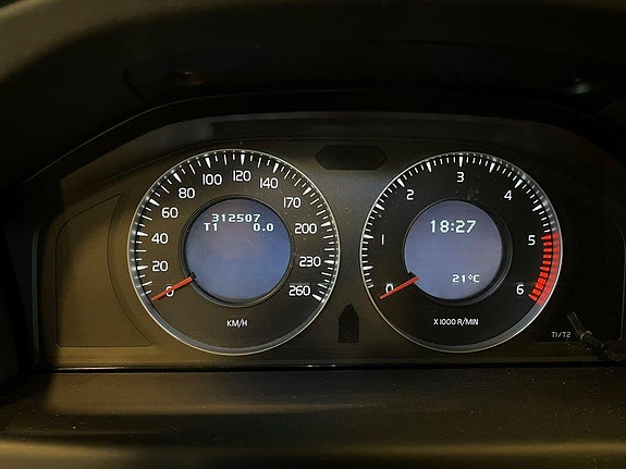 Volvo V70 15 of 30