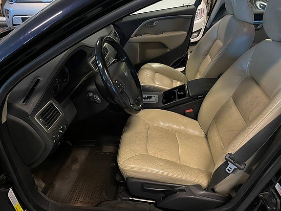 Volvo V70 5 of 30