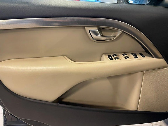 Volvo V70 22 of 30