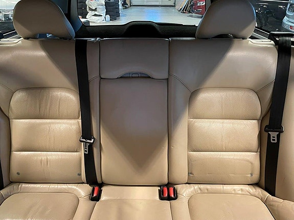 Volvo V70 26 of 30
