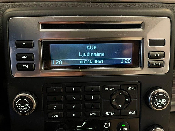 Volvo V70 12 of 30