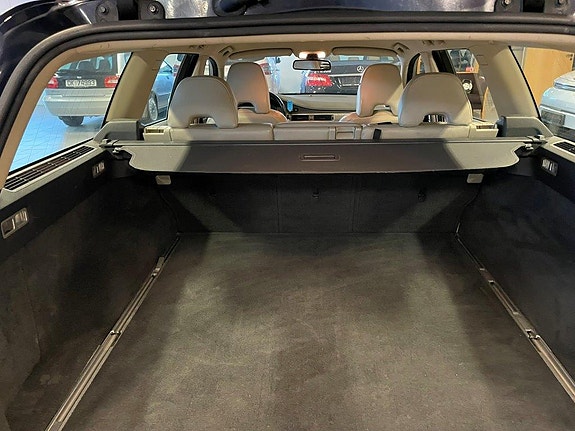 Volvo V70 27 of 30