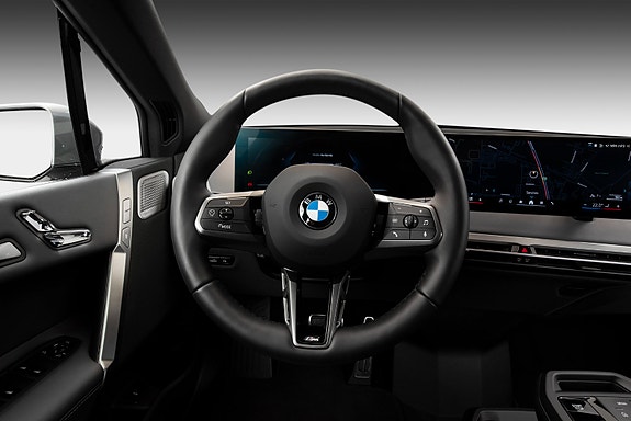 BMW iX 21 of 28