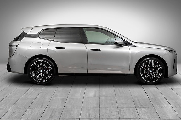 BMW iX 6 of 28