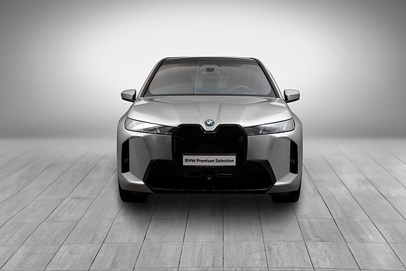 BMW iX 8 of 28