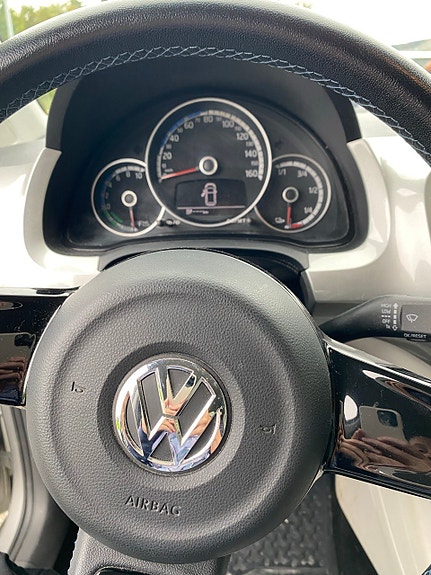 Volkswagen e-Up! 9 of 14