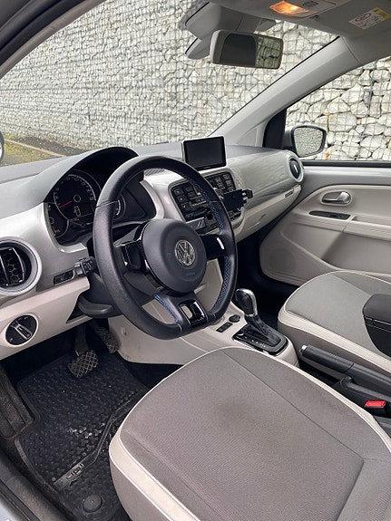 Volkswagen e-Up! 7 of 14