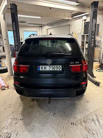 BMW X5 4 of 9