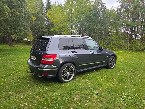 Mercedes-Benz GLK220 11 of 30