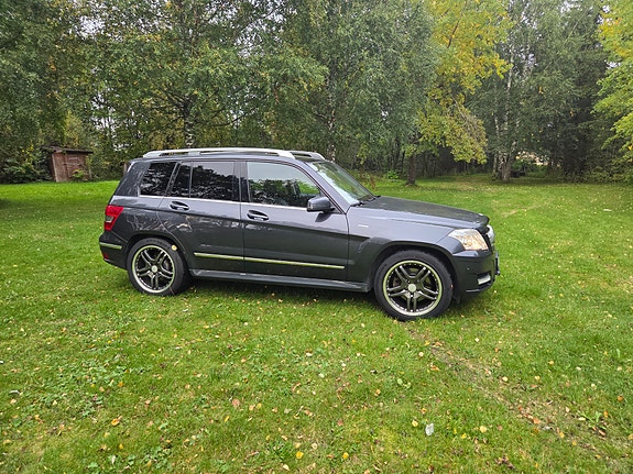 Mercedes-Benz GLK220 8 of 30