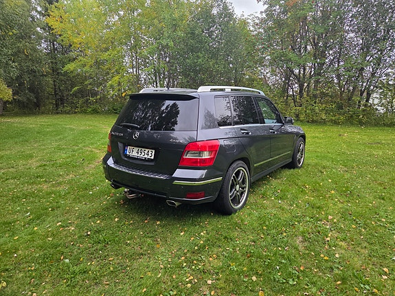 Mercedes-Benz GLK220 12 of 30