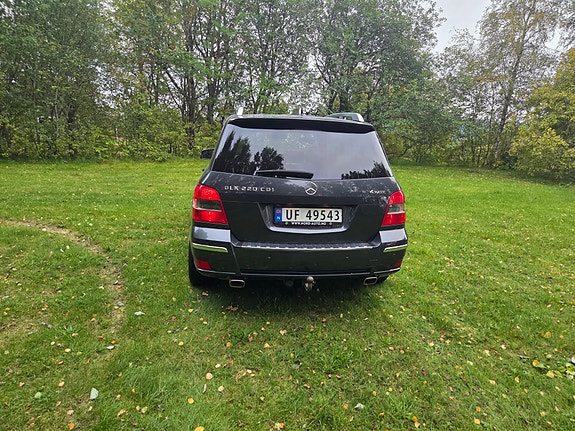 Mercedes-Benz GLK220 14 of 30