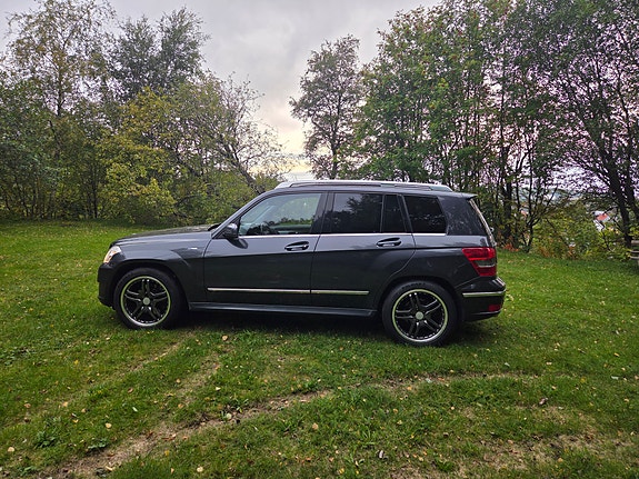 Mercedes-Benz GLK220 18 of 30
