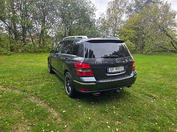 Mercedes-Benz GLK220 15 of 30