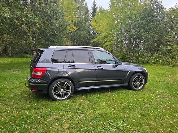 Mercedes-Benz GLK220 10 of 30