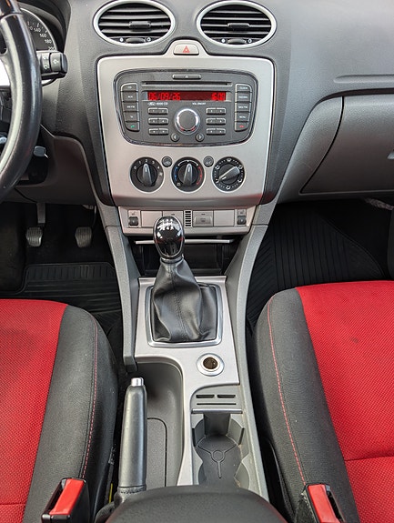 Ford Focus 19 of 30