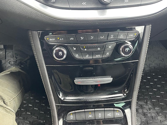 Opel Astra 21 of 30