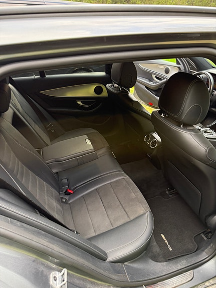 Mercedes-Benz E300 de 14 of 19