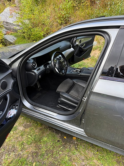 Mercedes-Benz E300 de 13 of 19