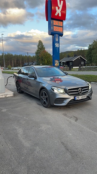 Mercedes-Benz E300 de 2 of 19