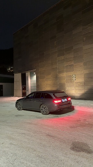 Mercedes-Benz E300 de 5 of 19