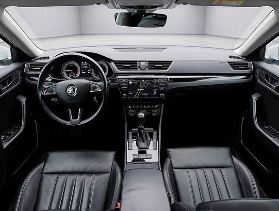 Skoda Superb 13 of 30