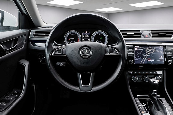 Skoda Superb 16 of 30