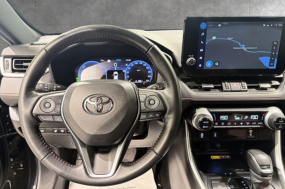 Toyota RAV4 12 of 21