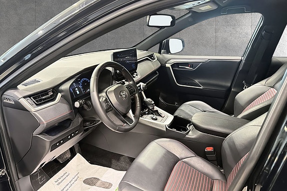 Toyota RAV4 11 of 21