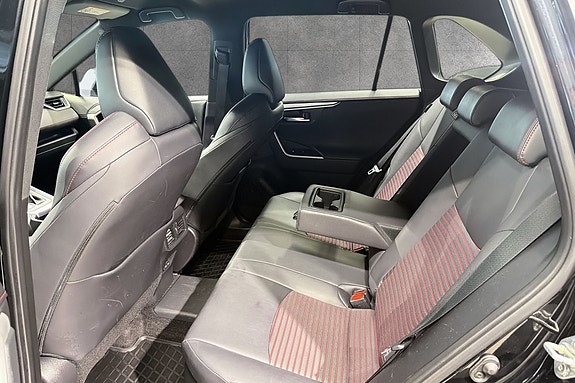 Toyota RAV4 17 of 21