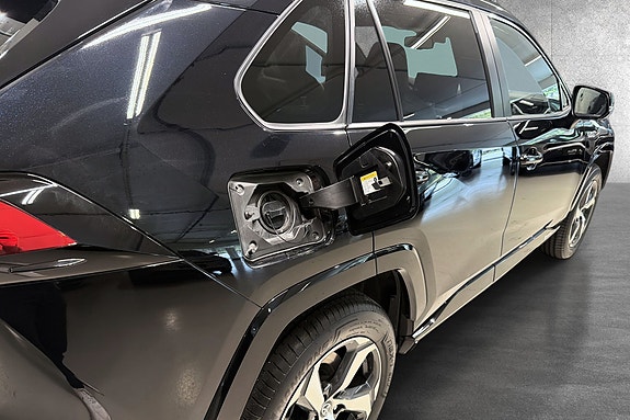 Toyota RAV4 9 of 21