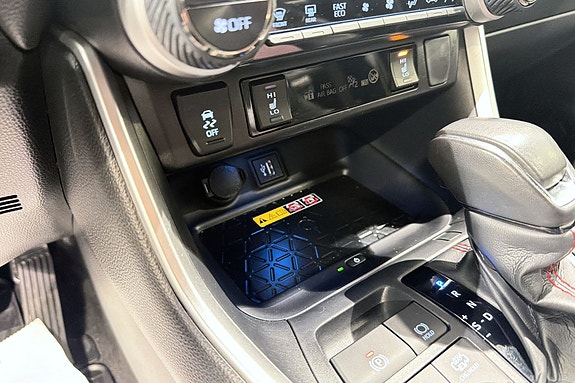Toyota RAV4 21 of 21