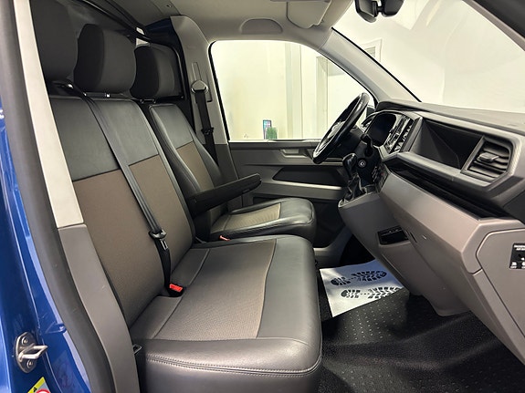Volkswagen Transporter 12 of 24