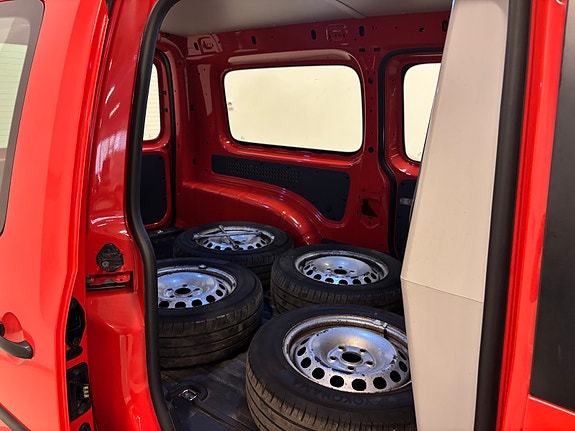 Volkswagen Caddy Maxi 11 of 13