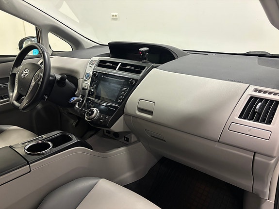 Toyota Prius 13 of 27