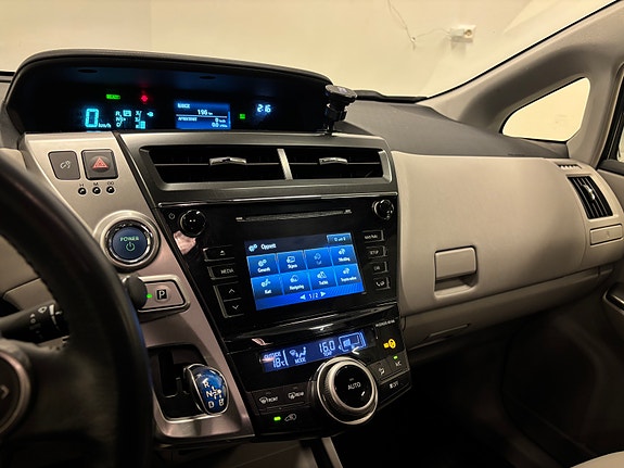 Toyota Prius 21 of 27