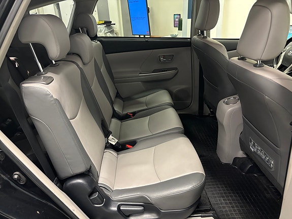 Toyota Prius 17 of 27