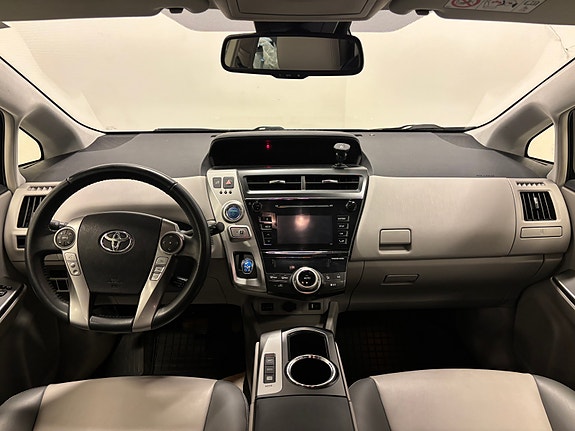 Toyota Prius 14 of 27
